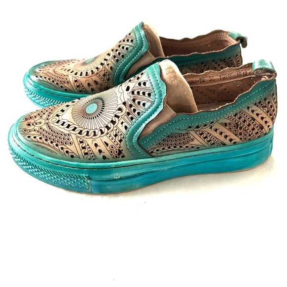 L'ATISTE Hanna Slip On Sneakers Loafers Blue Cream Scallop trim SZ 5 WORN 1X - Picture 2 of 14